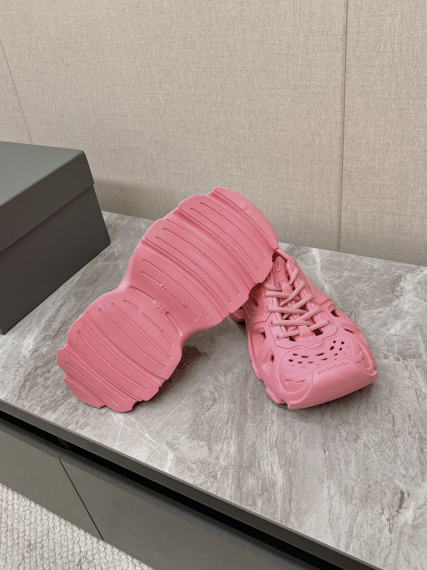SNEAKERS IN PINK RUBBER