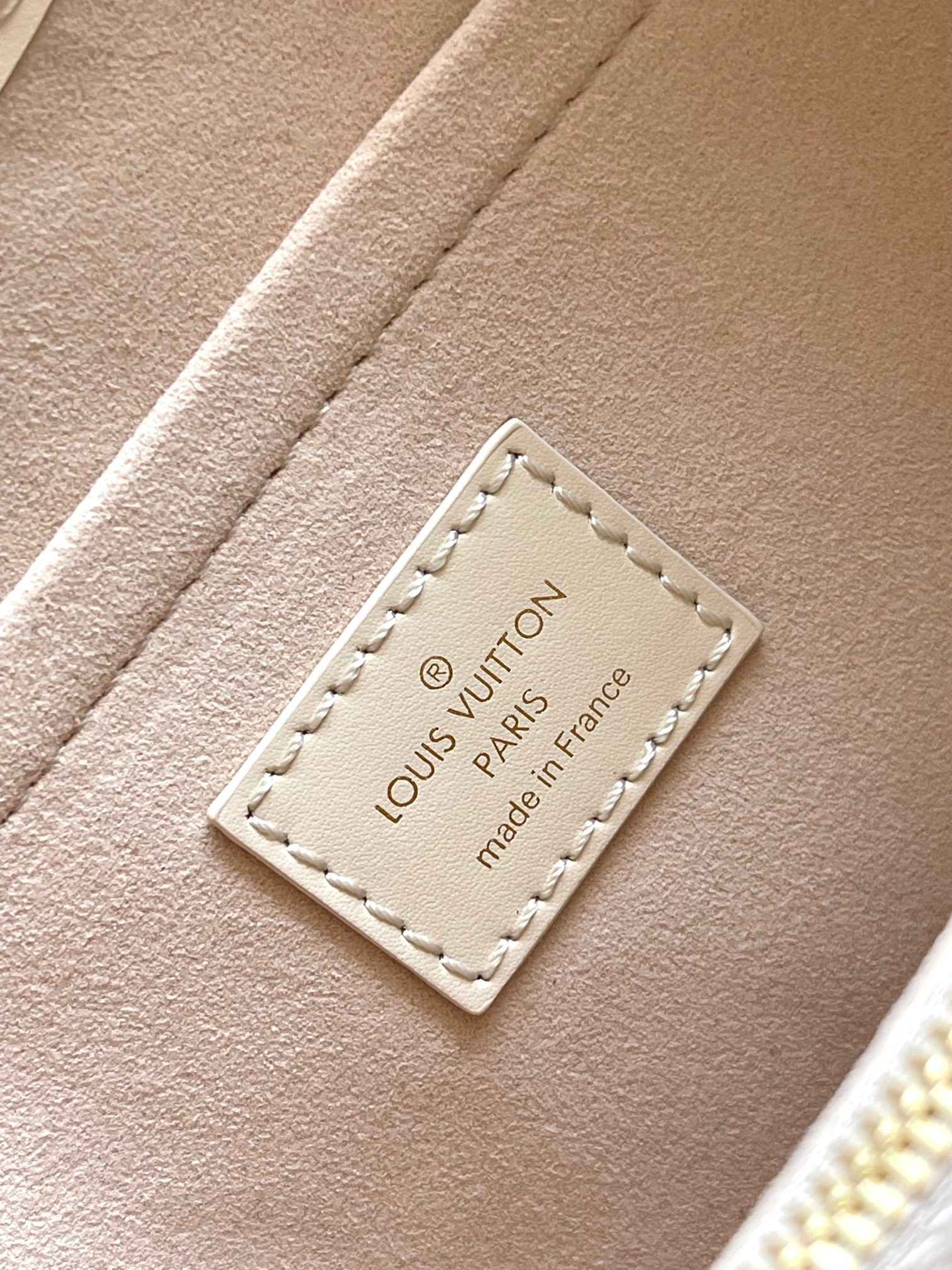 BABYLONE TOTE 31 IN WHITE MONOGRAM EMPREINTE LEATHER