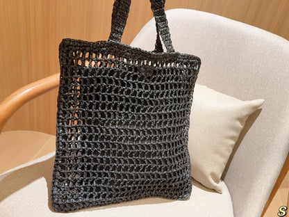 WHITE EMBROIDED LOGO TOTE BAG 39 IN BLACK WOVEN RAFFIA