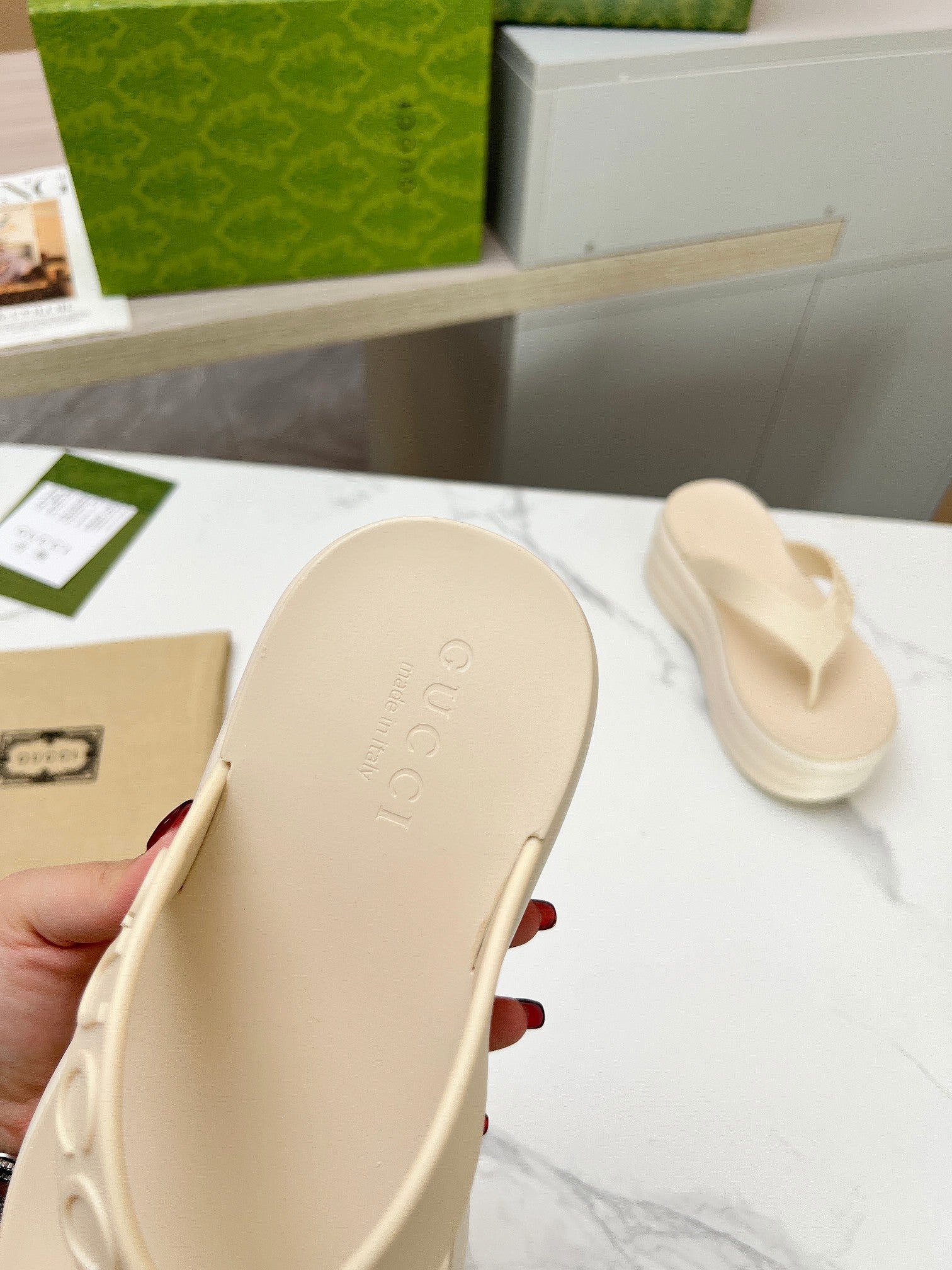 THONG PLATFORM 5 CM IN BEIGE CREAM IMPORTED TPU