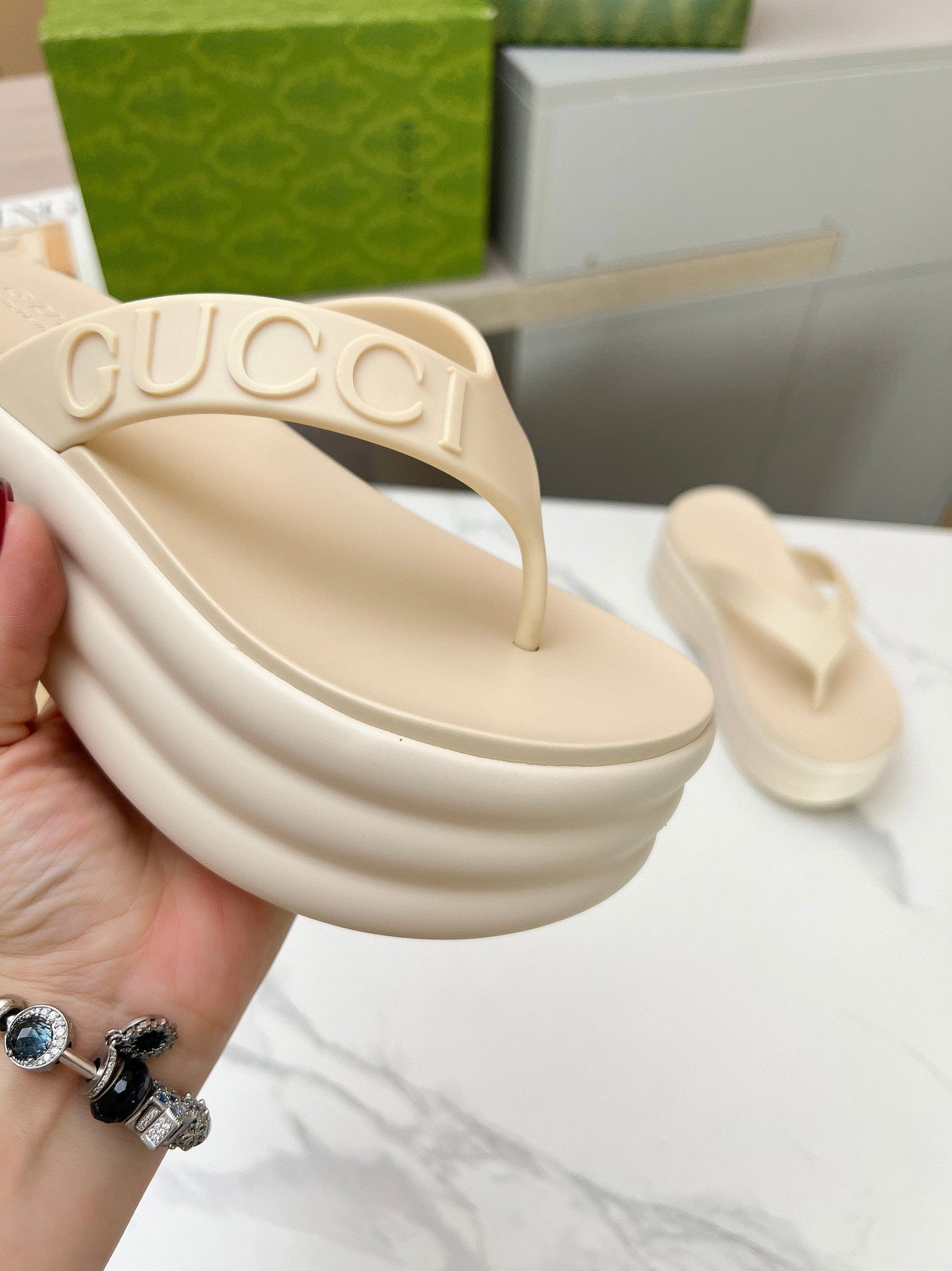 THONG PLATFORM 5 CM IN BEIGE CREAM IMPORTED TPU