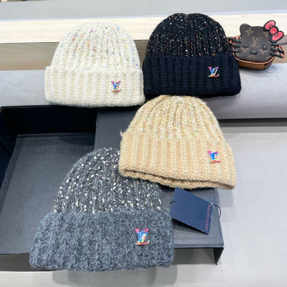 KNITTED BEANIE HAT IN WHITE WOOL 431620