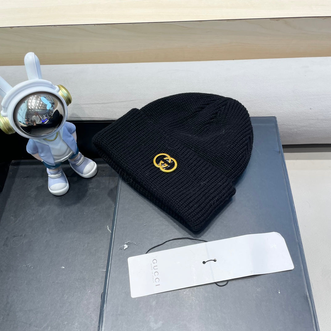 BEANIE HAT IN BLACK WOOL 433460