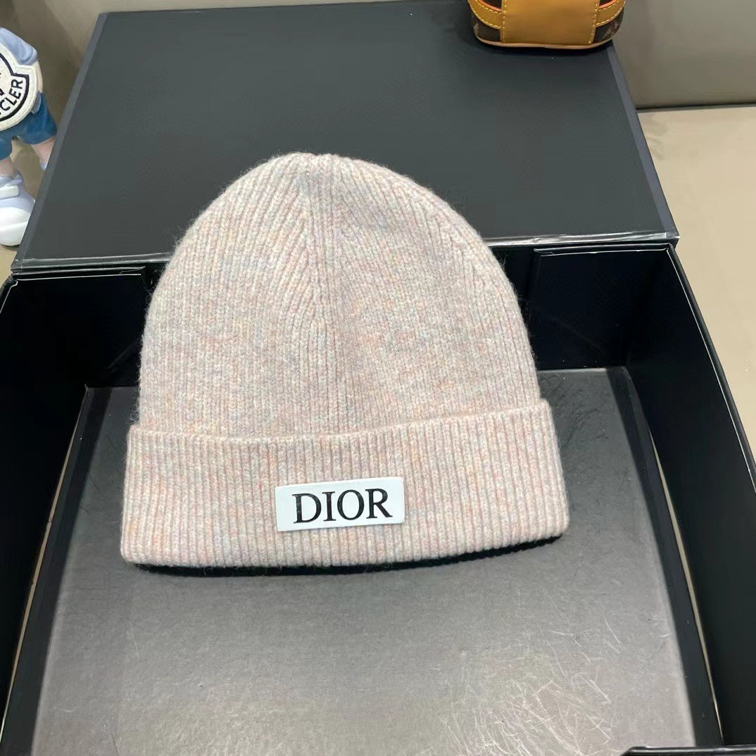 KNITTED BEANIE HAT IN LIGHT BEIGE WOOL AND RABBIT FUR 439679