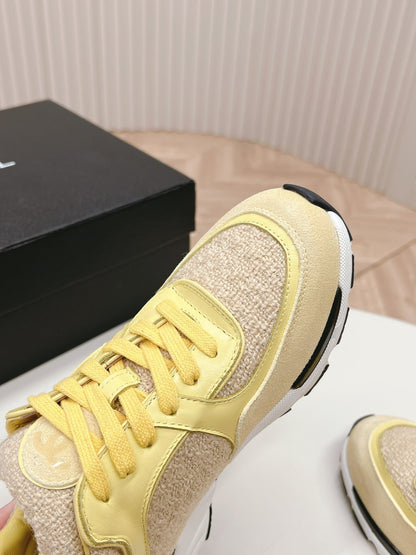 TRAINERS IN LIGHT YELLOW SUEDE AND CALFSKIN