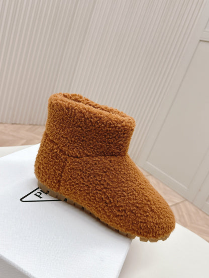 SNOW ANKLE BOOTS IN BRONZE BROWN SHEARLING