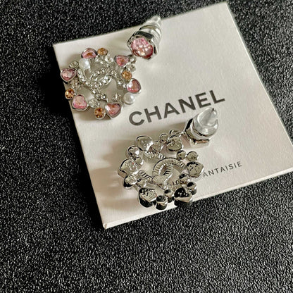 DOUBLE C STUD EARRINGS IN SILVER METAL WHITE & PINK STONES