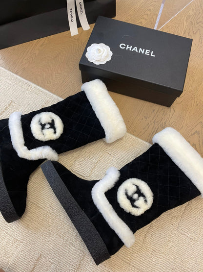 HIGH BOOTS IN BLACK SUEDE AND FLEECE LINING