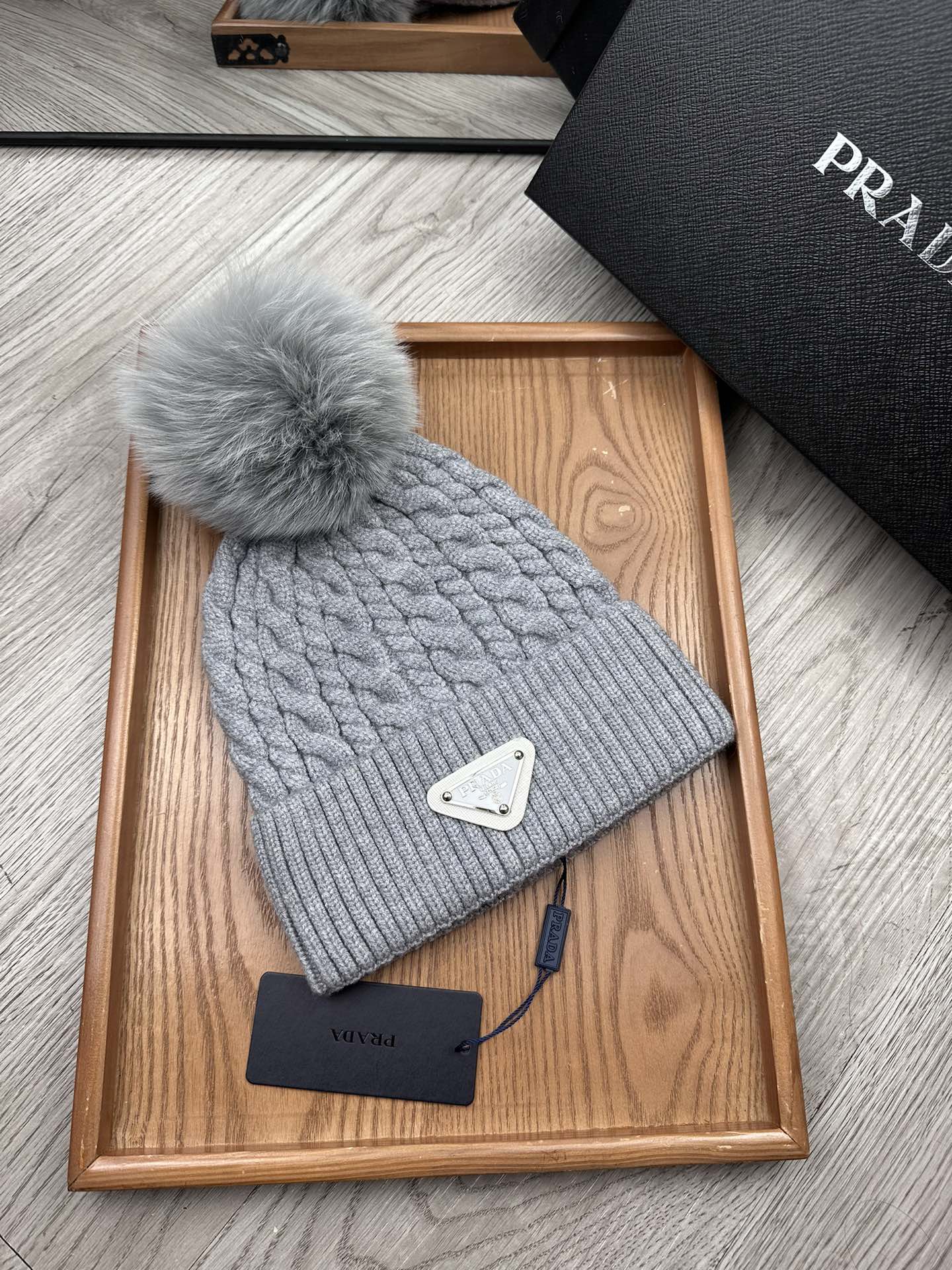 BEANIE HAT IN COIN GRAY WOOL 352378