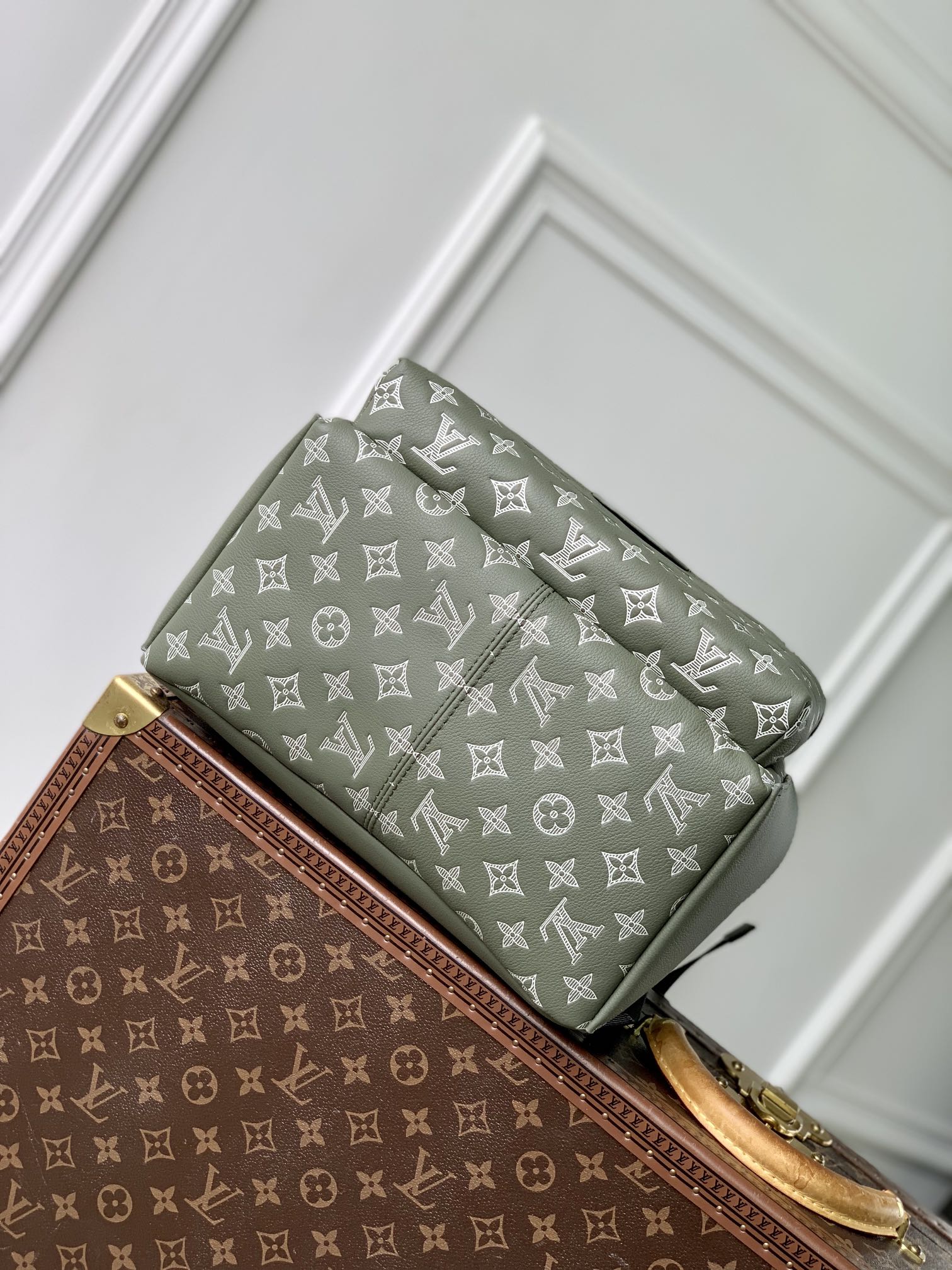 DISCOVERY PM BACKPACK 38 IN OLIVE GREEN MONOGRAM LAMBSKIN