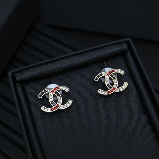 DOUBLE C STUD EARRINGS IN LIGHT GOLD METAL WITH MULTICOLOR CRYSTALS