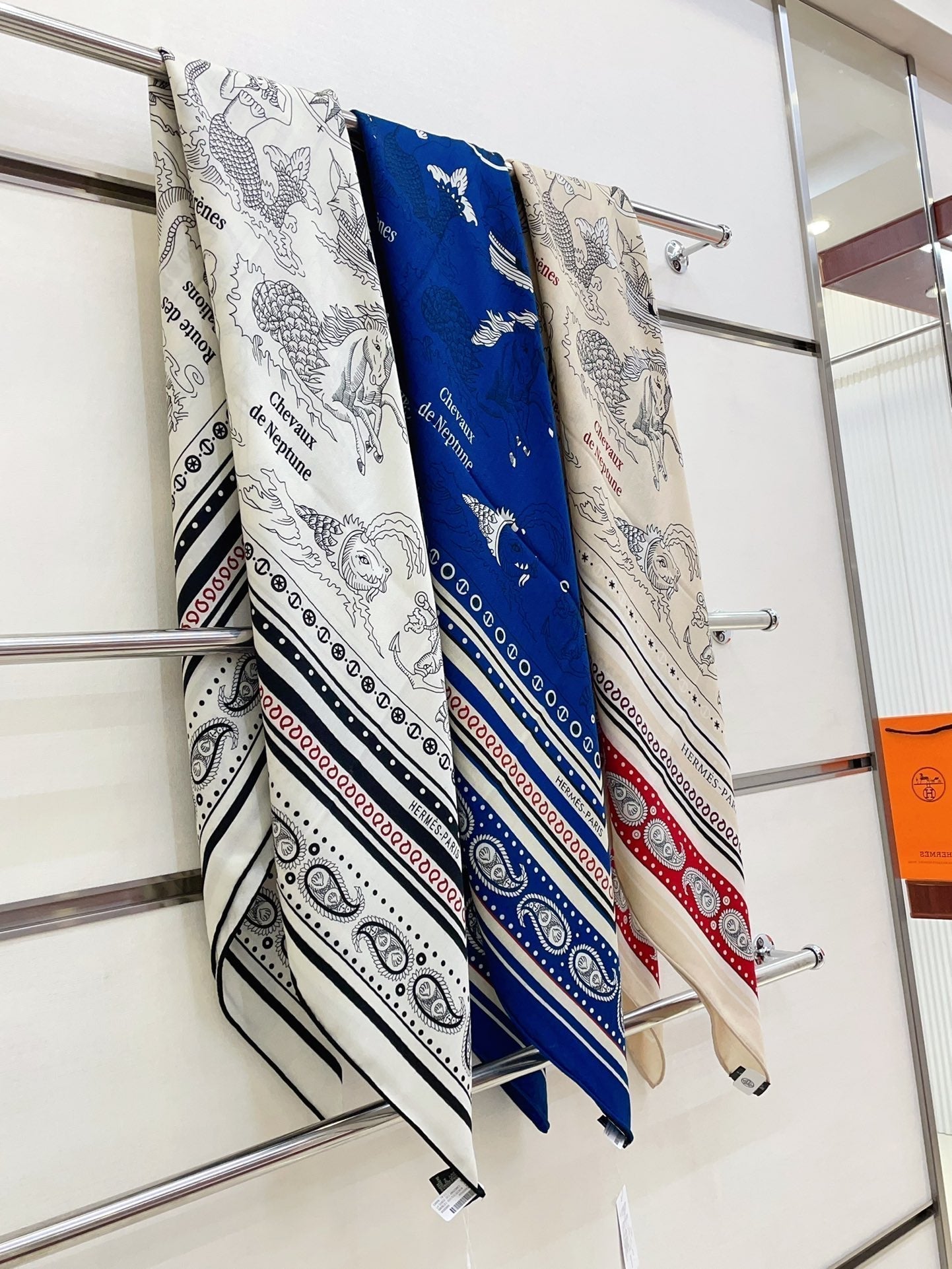 TATOUAGES MARINS BANDANA SHAWL 135 CM COLORFUL 385442