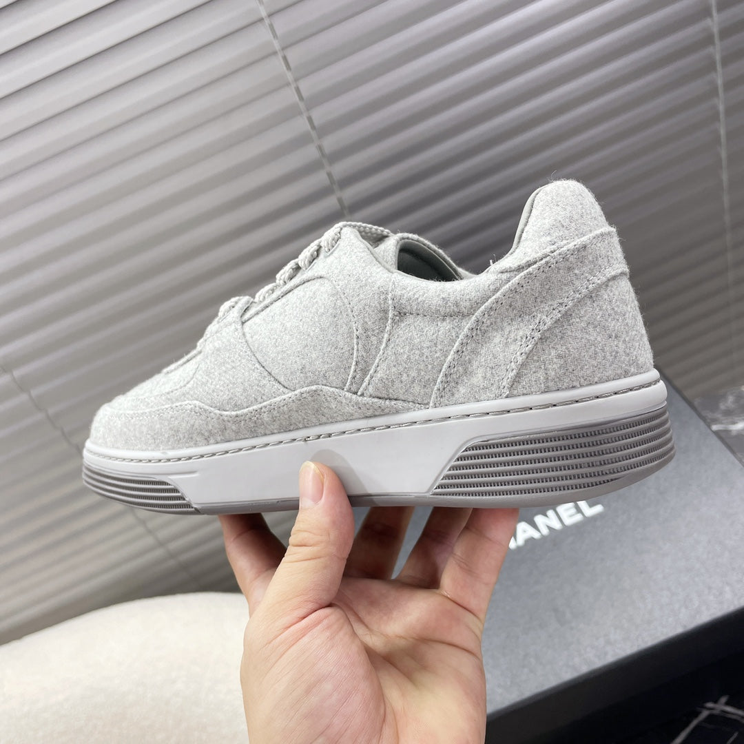 TRAINER SHOES IN PALE GRAY WOOL FABRIC