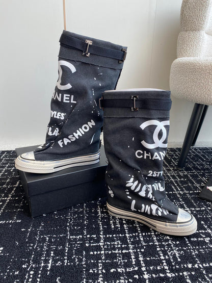 HIGH BOOTS IN BLACK CANVAS