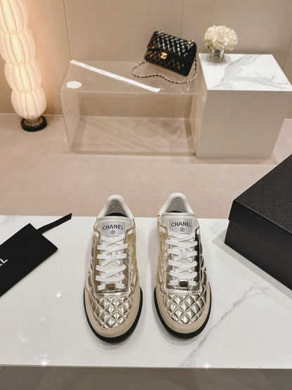 SNEAKERS IN GLOSSY GOLDEN LAMBSKIN