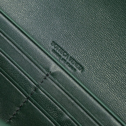 BV Long Clutch Andiamo 31 Dark Green Leather Ghw