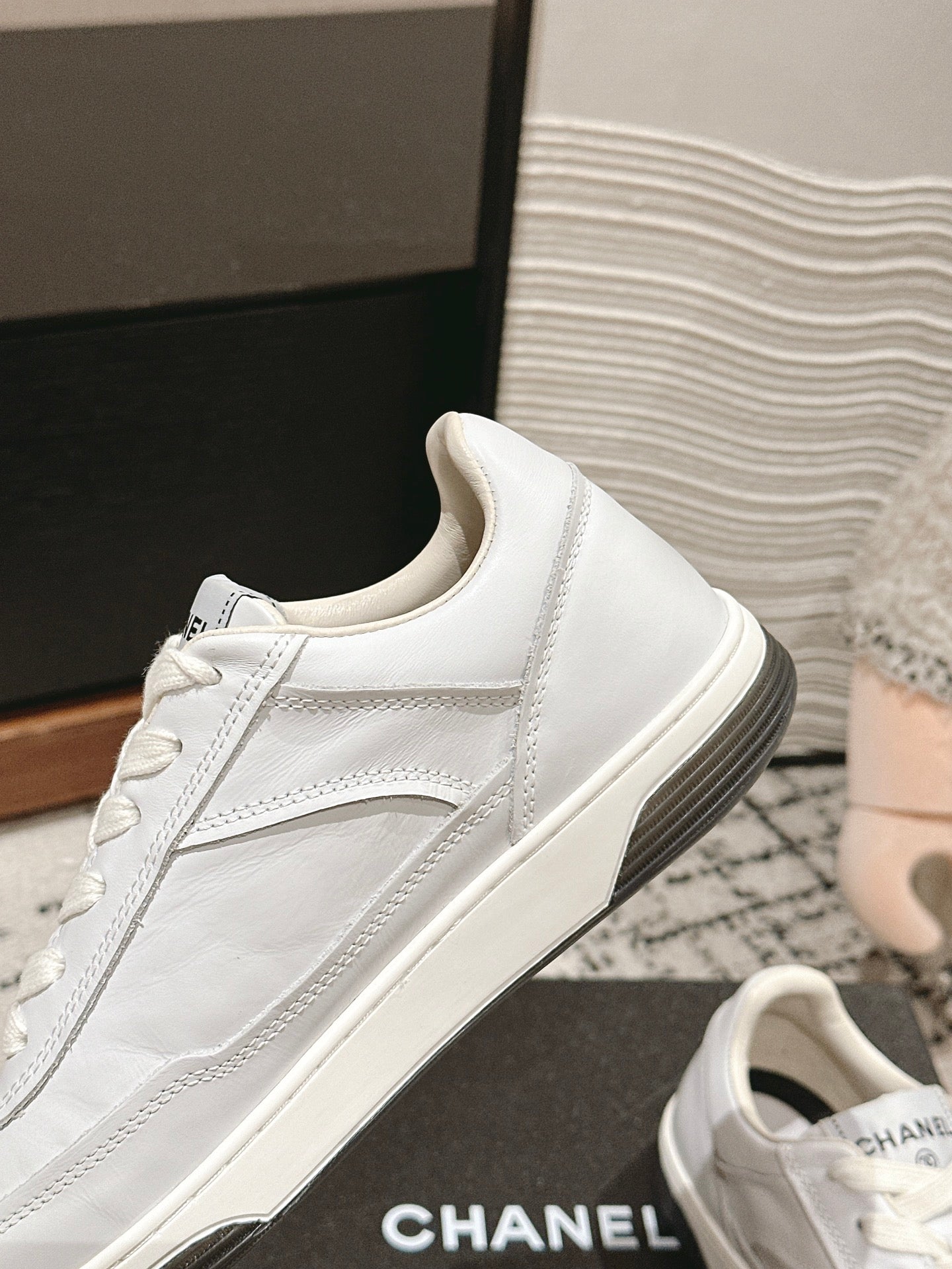 SNEAKER IN WHITE HAND-POLISHED CALFSKIN 977831