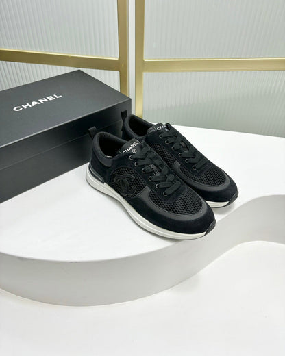 SNEAKER IN BLACK SUEDE AND BREATHABLE MESH
