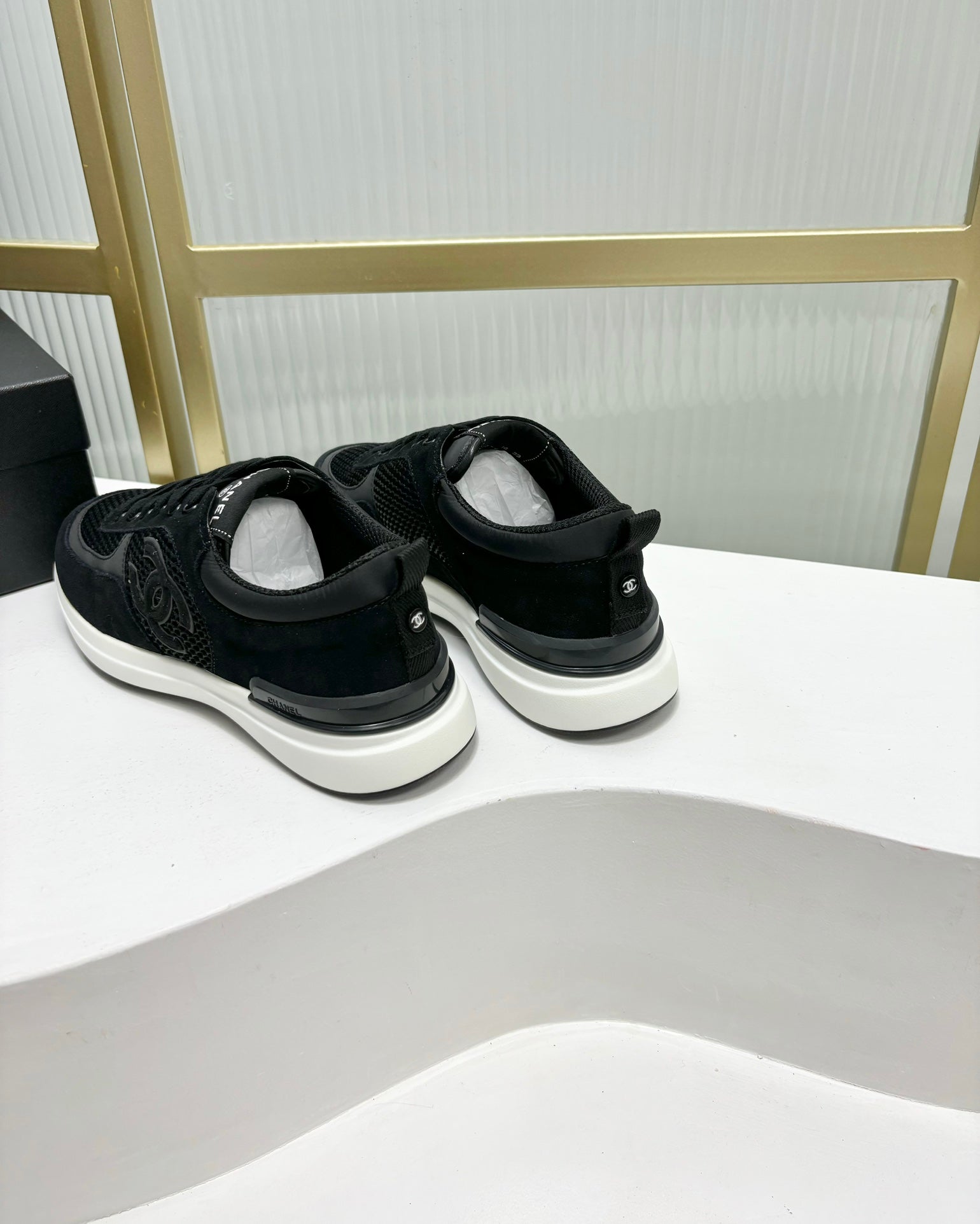 SNEAKER IN BLACK SUEDE AND BREATHABLE MESH