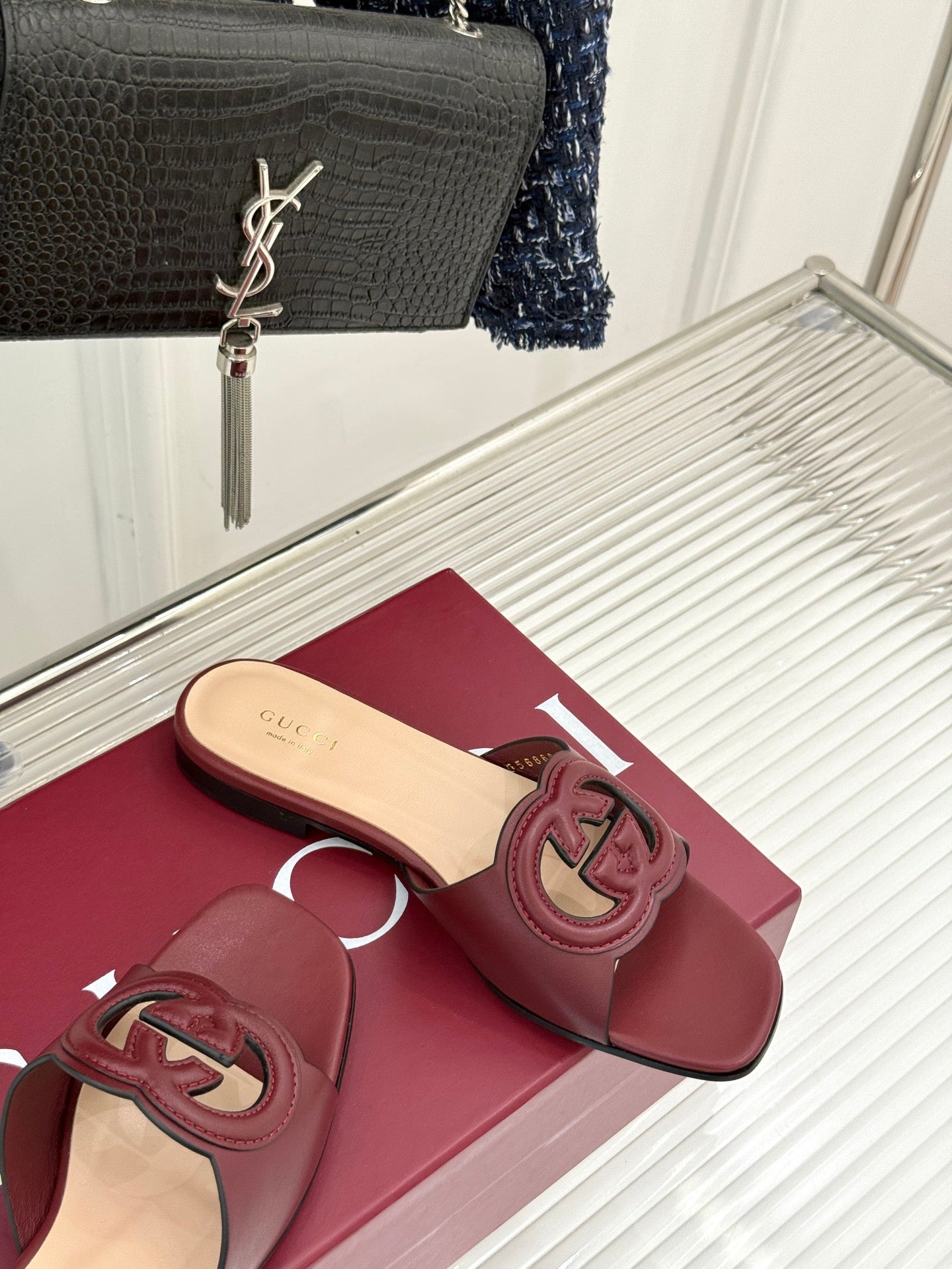 SLIDE SANDALS IN RED CALFSKIN