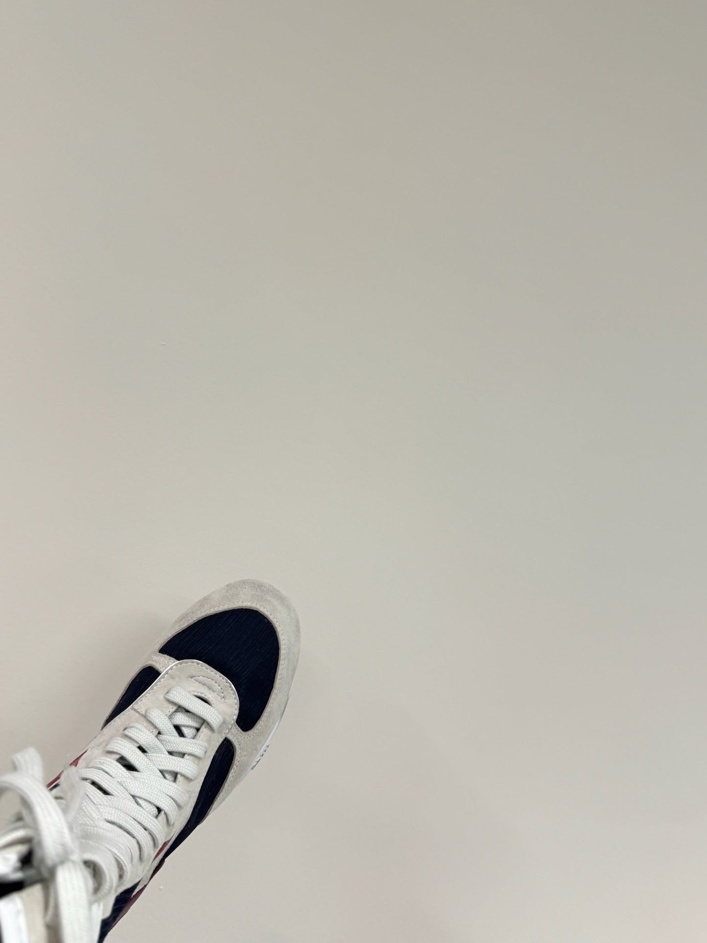 LACE-UP BOOTS IN BEIGE SUEDE AND NAVY MESH