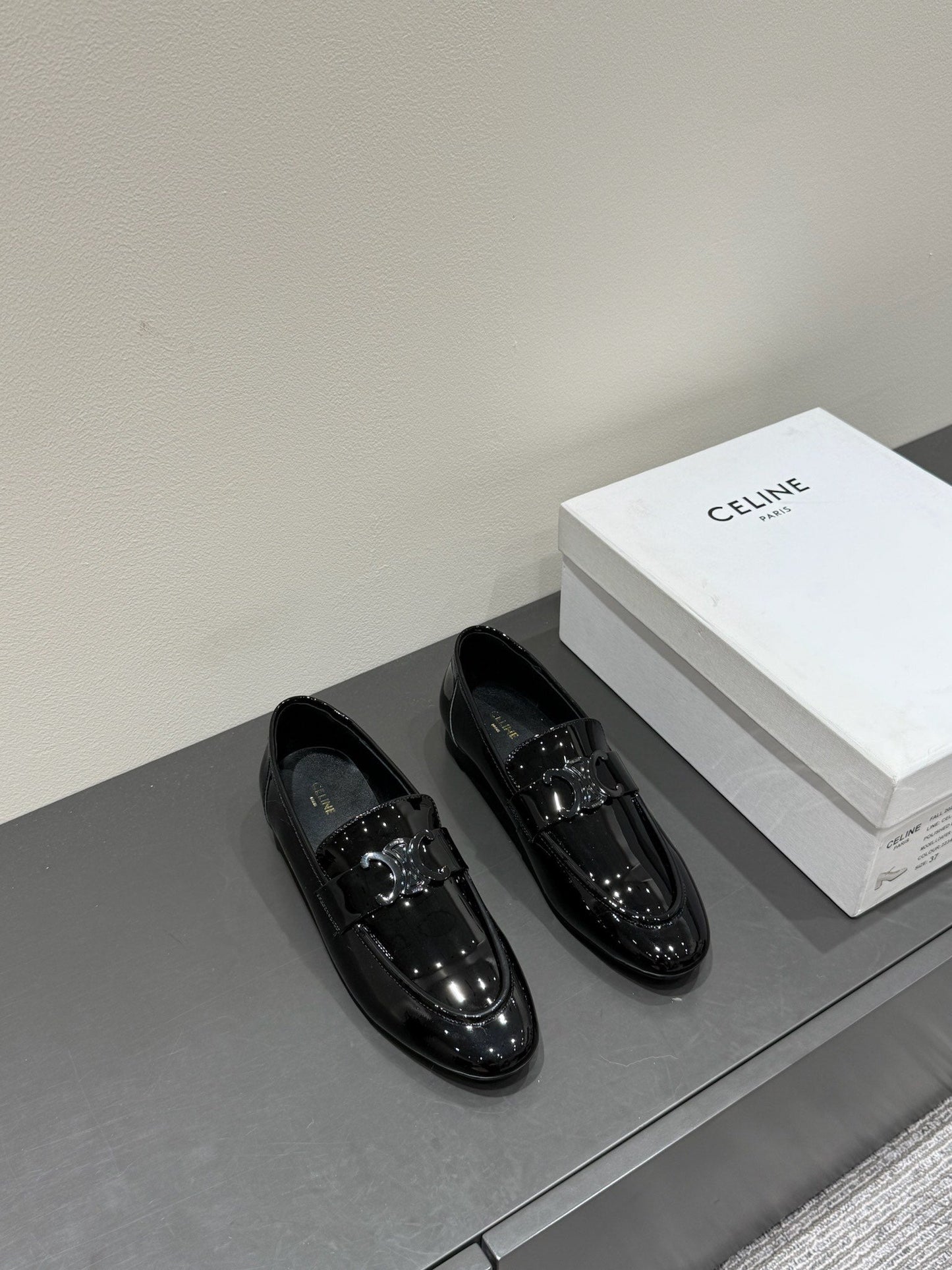 TRIOMPHE LOAFERS IN BLACK PATENT CALFSKIN