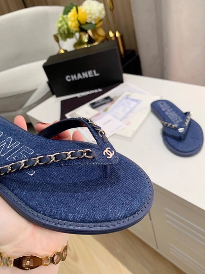 THONG SLIPPERS IN COBALT BLUE DENIM