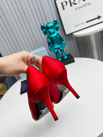 HIGH POINTED-TOE PUMPS IN RED MIX SILVER SATIN