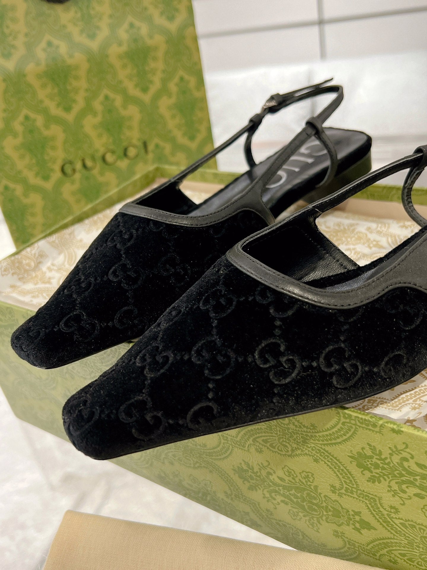 SLINGBACK FLATS IN BLACK VELVET