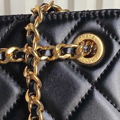 QUILTED HANDBAG 21 IN BLACK DIAMOND PATTERN LAMBSKIN GOLD HARDWARE