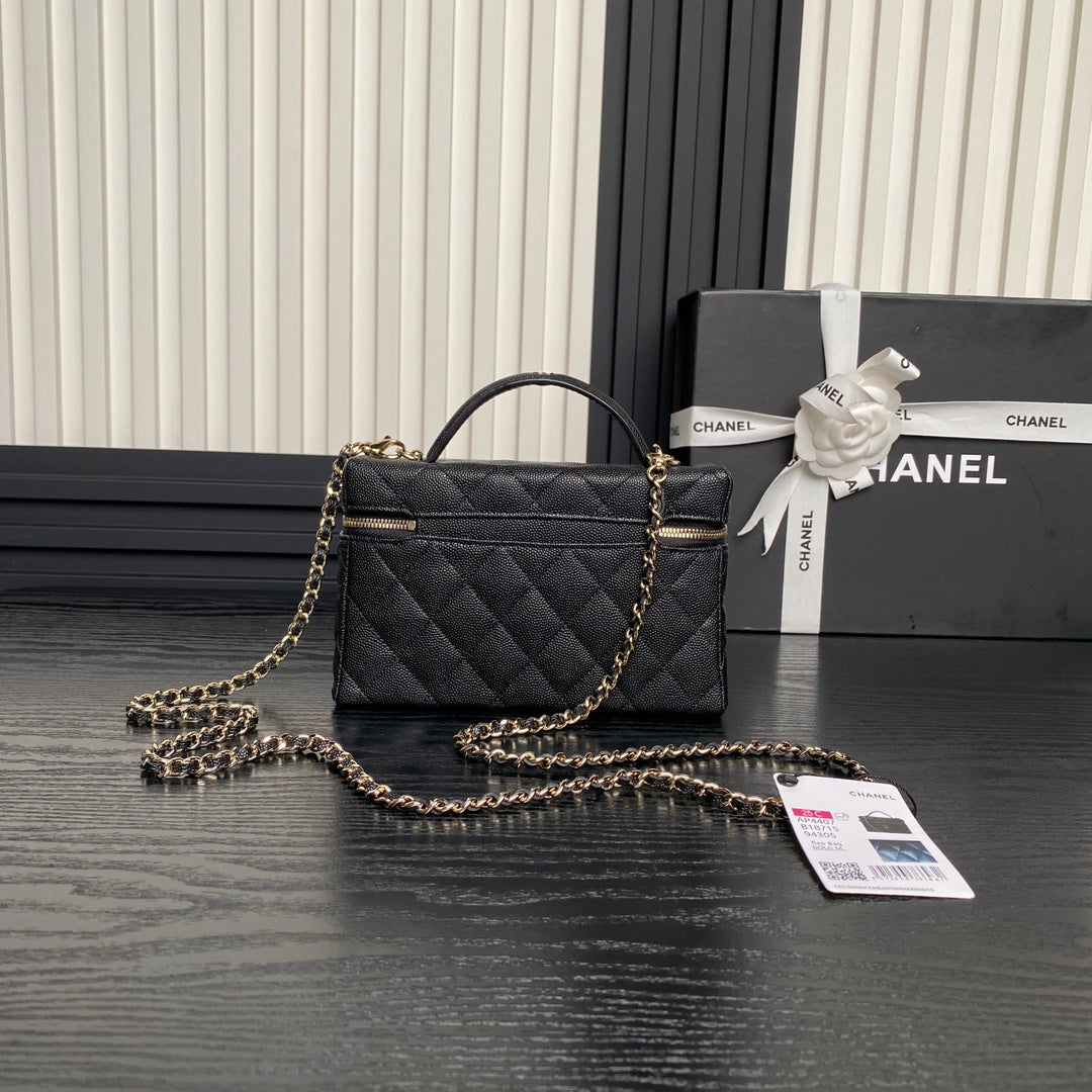 COSMETIC BAG 19 IN BLACK GRAINED CALFSKIN GOLD HARDWARE