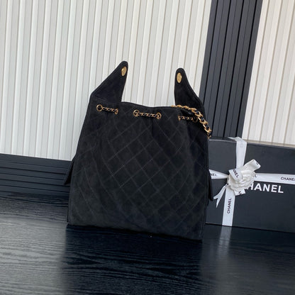 MEDIUM HANDBAG 40 IN BLACK SUEDE GOLD HARDWARE