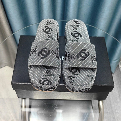 THICK-SOLE SLIPPERS GREY SATIN