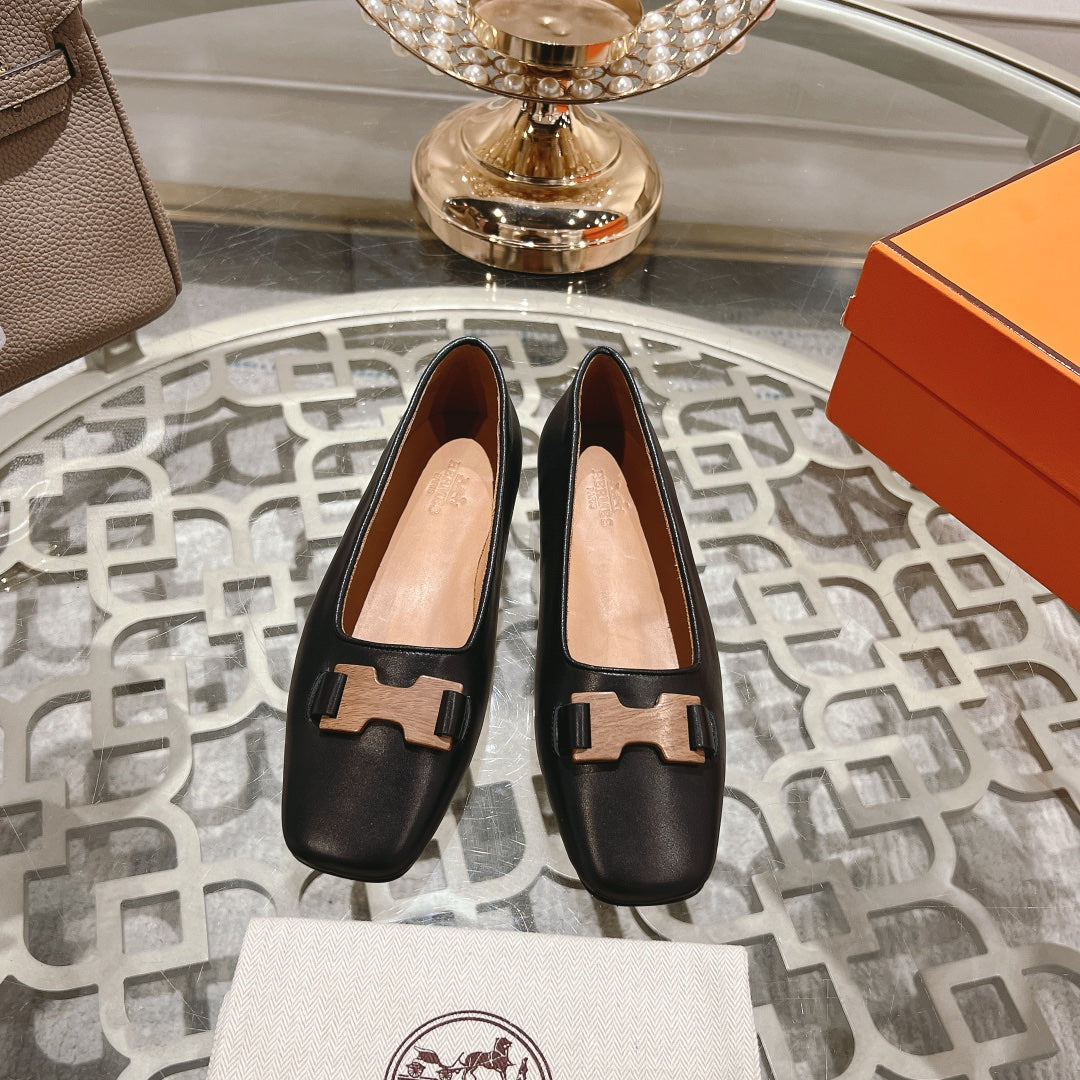 H - BUCKLE BALLET BLACK CALFSKIN