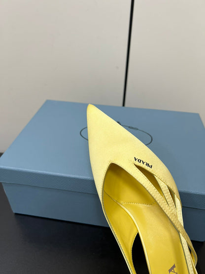 CUT-OUT BALLERINAS IN LIGHT YELLOW SATIN
