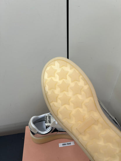 THICK-SOLED RETRO SNEAKERS IN SILVER METALLIC LAMBSKIN AND BEIGE SUEDE