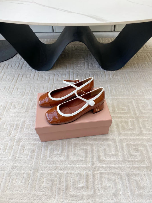 MARY JANE PUMPS IN SMOKY UMBER GLOSSY SHEEPSKIN