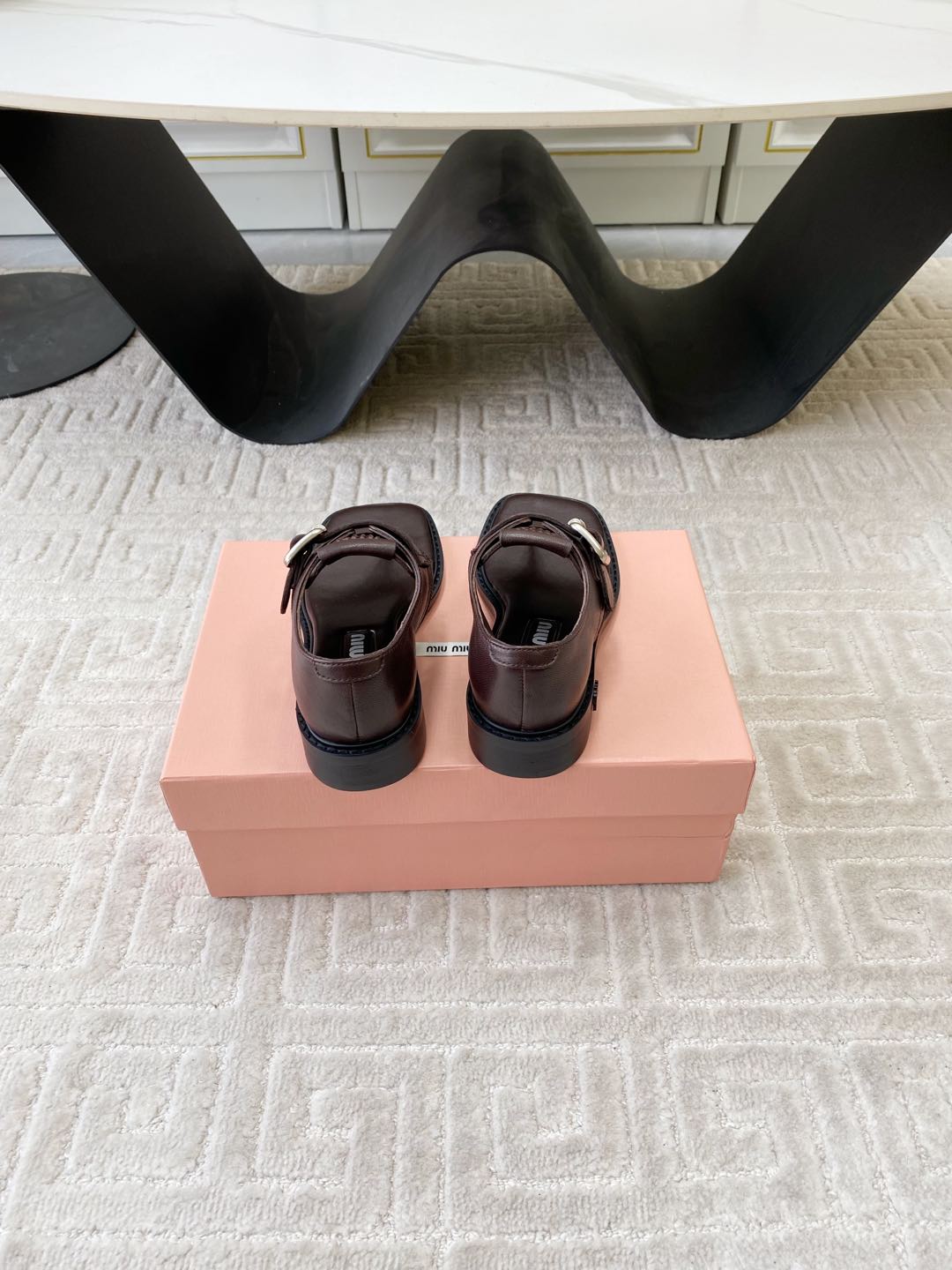 THONG SANDALS IN ESPRESSO LAMBSKIN WITH SILVER BUCKLE