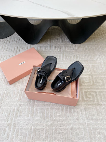THONG SANDALS IN BLACK LAMBSKIN WITH SILVER BUCKLE