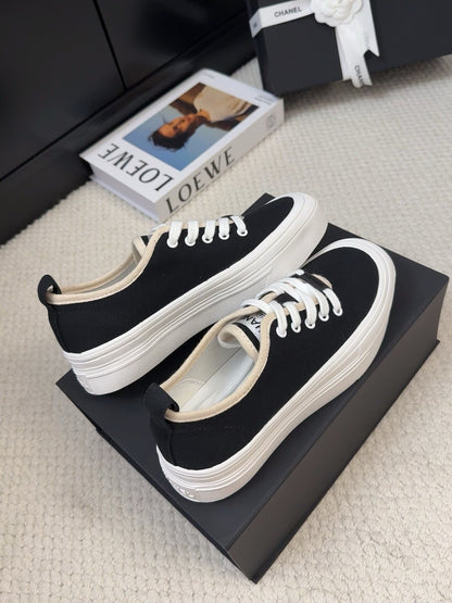 TRAINERS SHOES IN BLACK FABRIC