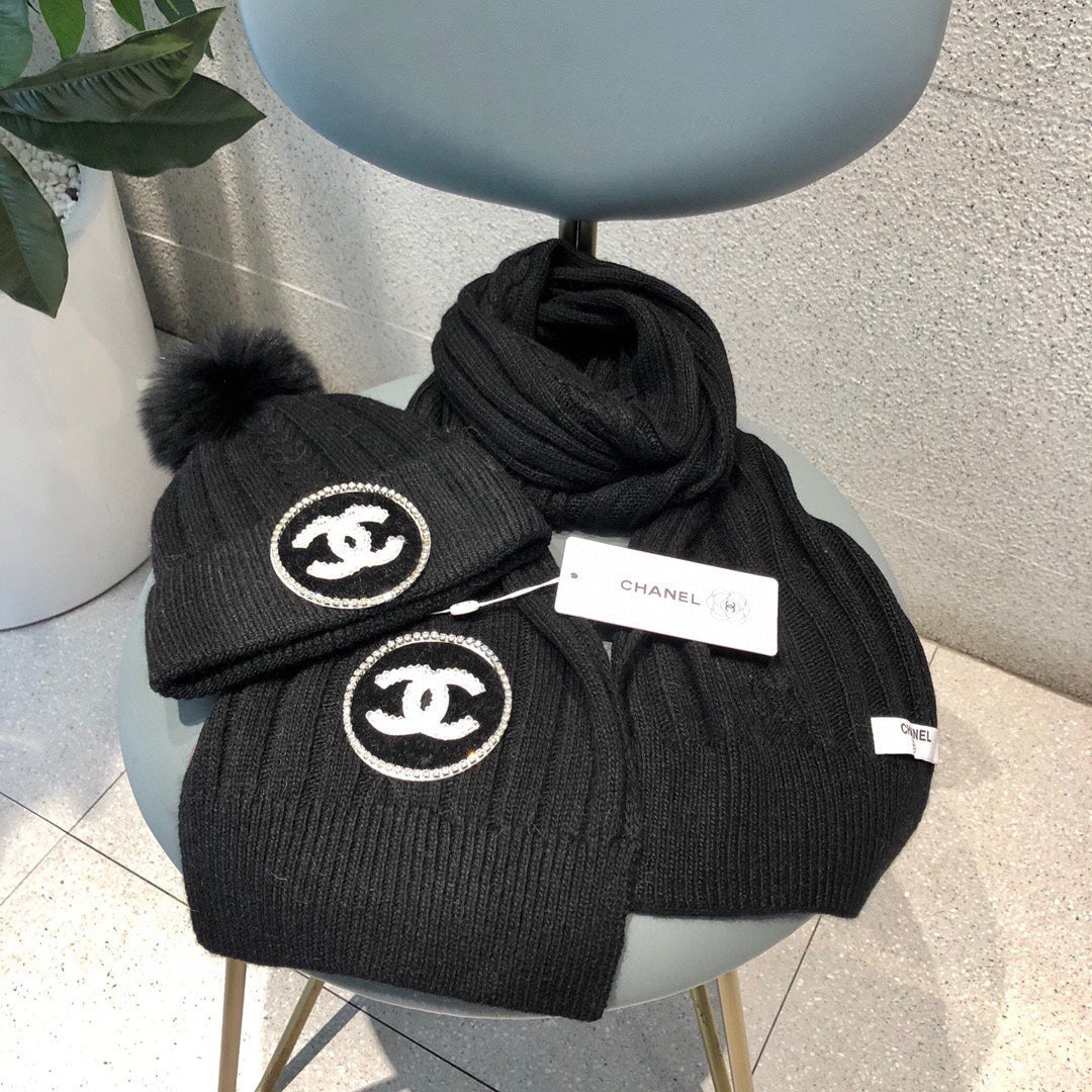 SET BEANIE HAT AND SCARF IN BLACK WOOL 424024