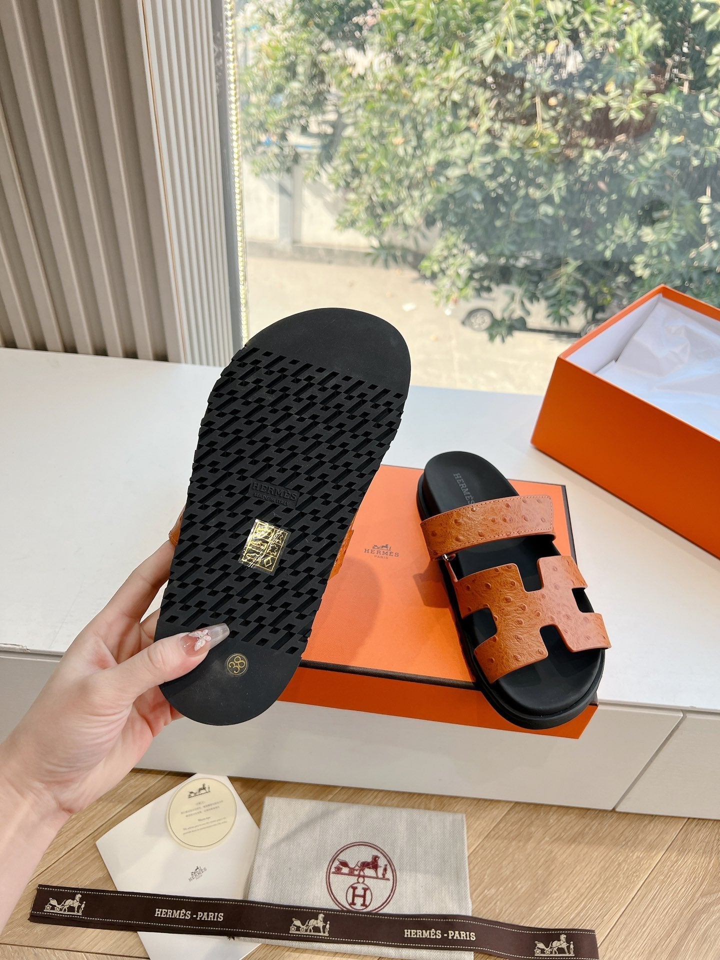 CHYPRE SANDAL IN VIVID ORANGE GRAINED CALFSKIN