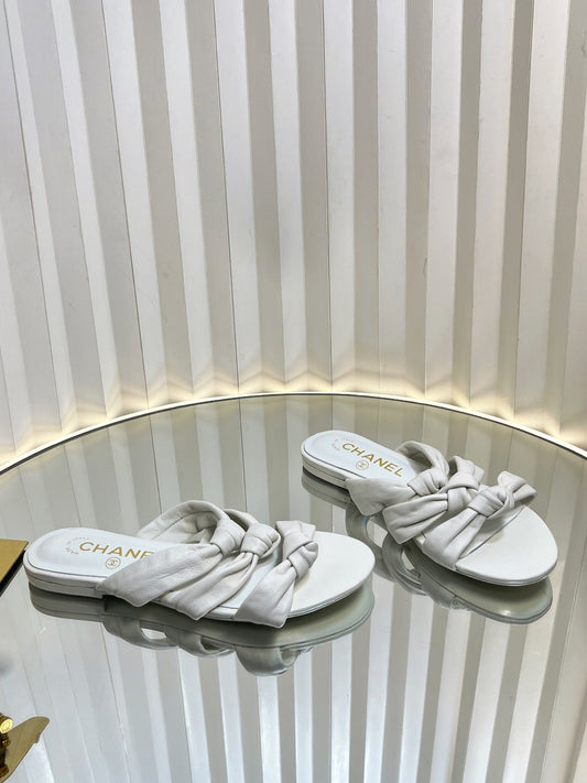 THREE STRAPS MULE IN WHITE CALFSKIN