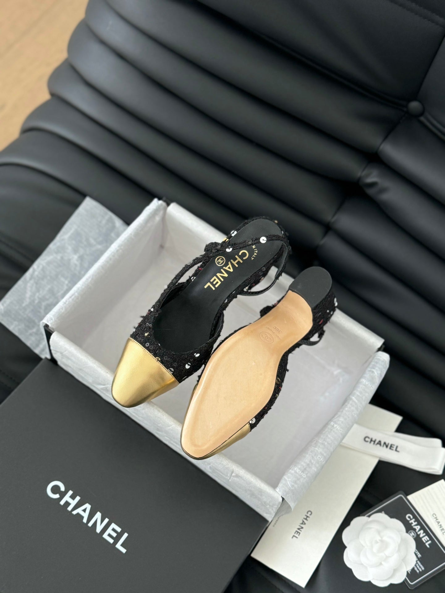 HIGH SLINGBACK IN BLACK TWEED AND GOLDEN LAMBSKIN