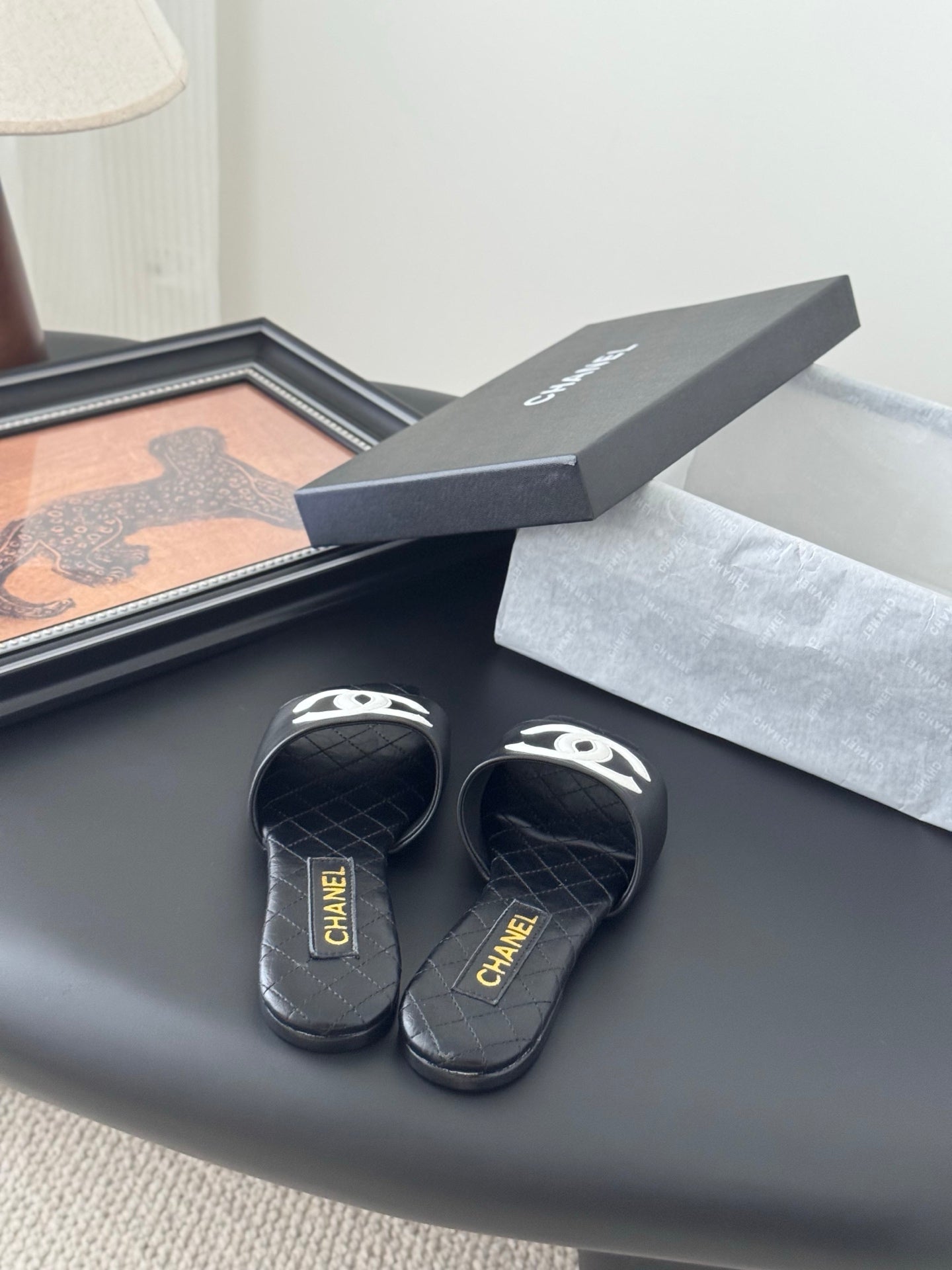 SLIPPER IN BLACK CALFSKIN