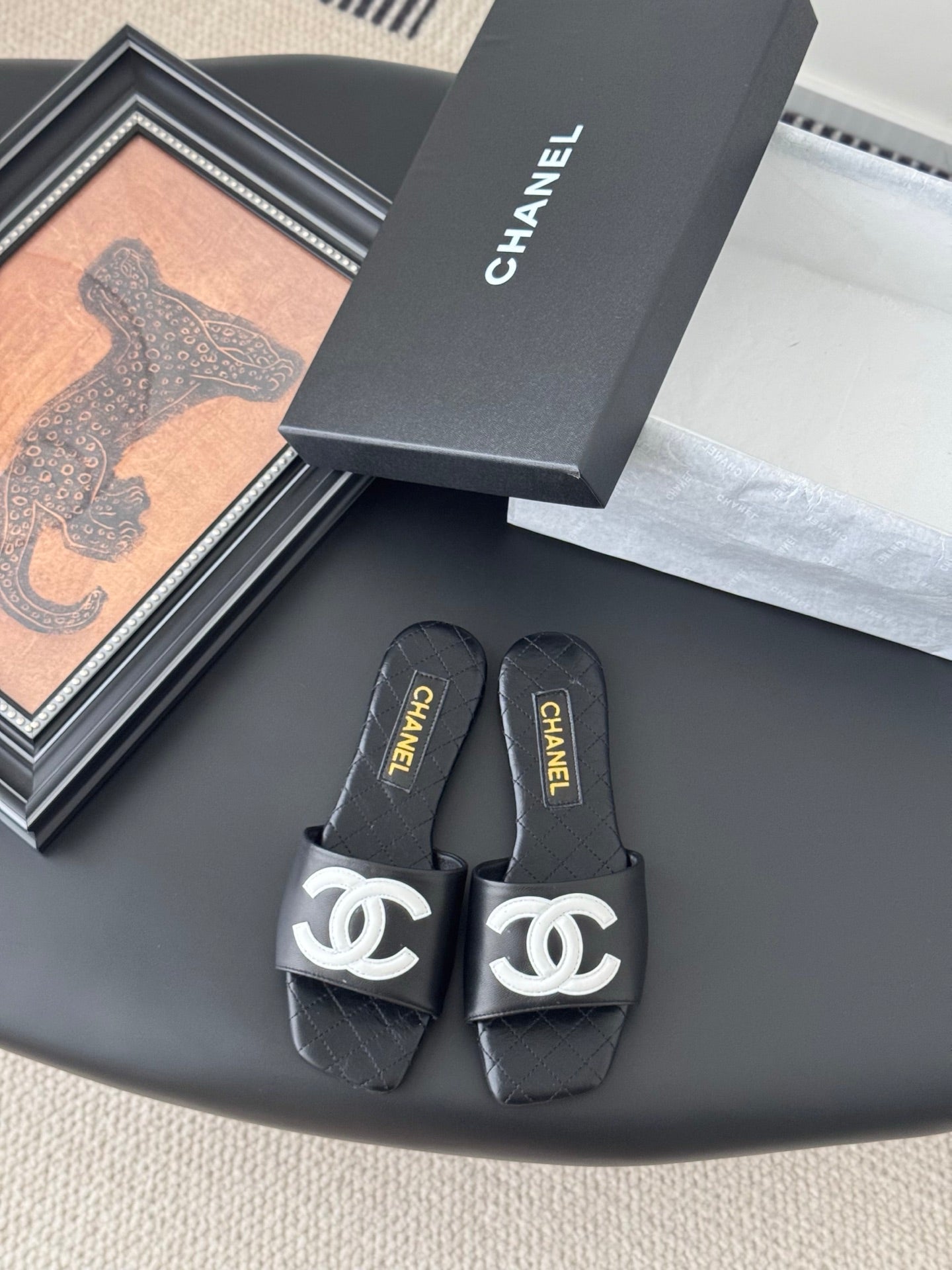 SLIPPER IN BLACK CALFSKIN