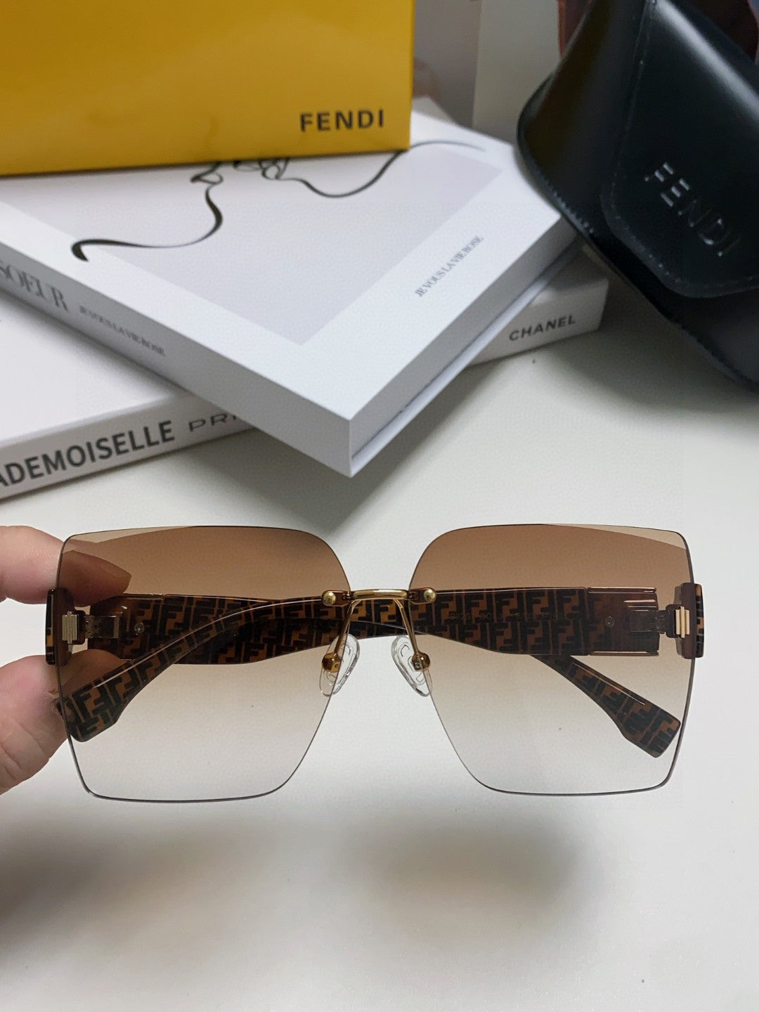 FF PATTERN FIRST CRYSTAL SQUARE FRAME SUNGLASSES 562044 IN ACETATE