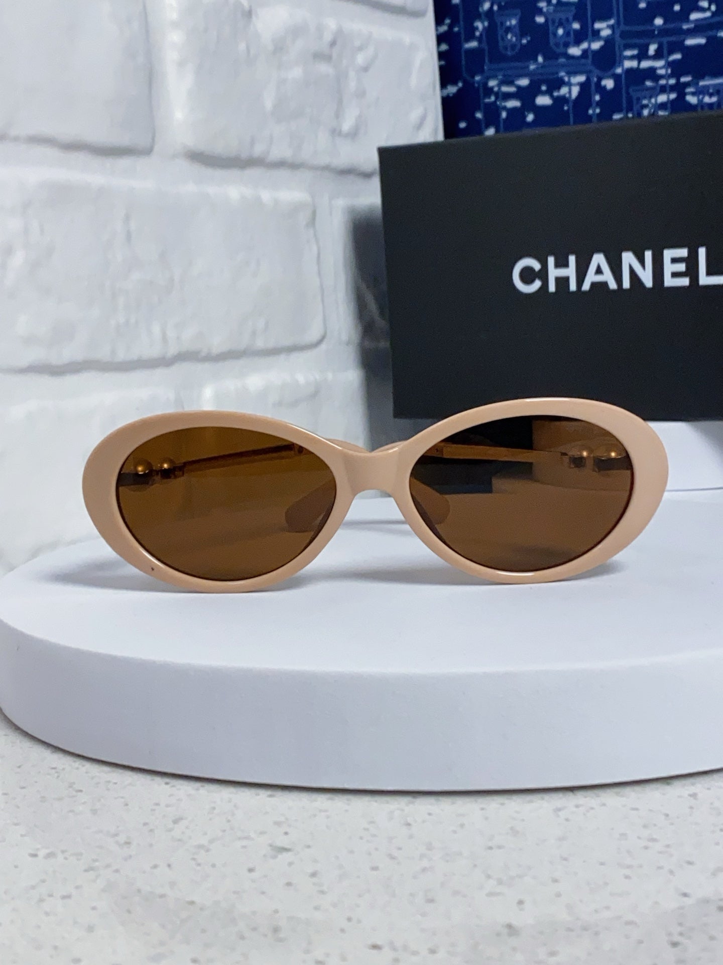 OVAL SUNGLASSES 640341 IN NUDE ACETATE METAL FRAME
