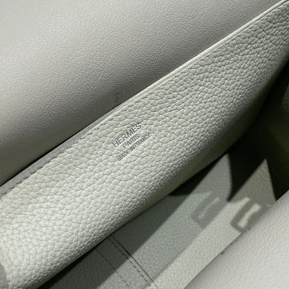 HALZAN 25 HANDLE BAG IN BABY GREEN GRAINED CALFSKIN