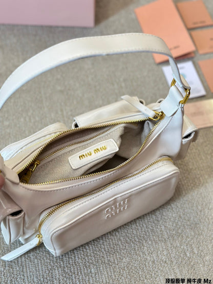 PUCKET BAG 27 IN WHITE CALFSKIN